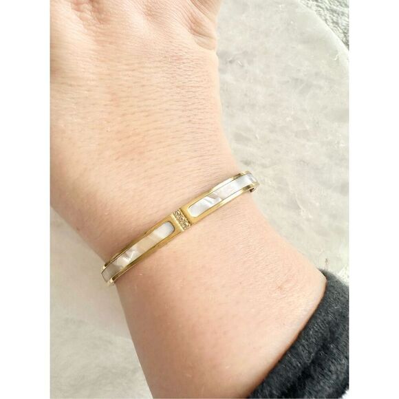 Mother of Pearl gold tone bangle bracelet - Picture 4 of 4